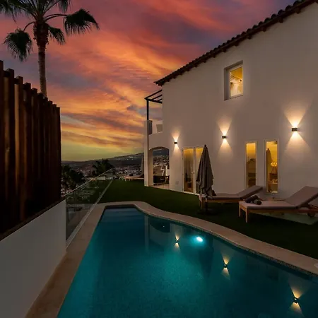 Casa Calmos アデヘ